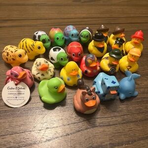 Lot of 23 Rubber Ducks Miscellaneous Jeep Lovers Enthusiasts Toy Collectible